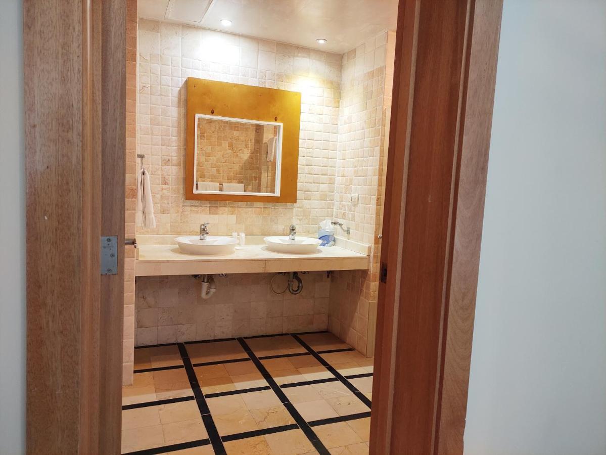 פונטה קאנה Chic Beachfront Apartment - Private Beach Access מראה חיצוני תמונה