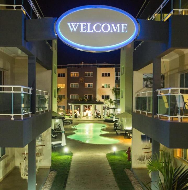 פונטה קאנה Chic Beachfront Apartment - Private Beach Access מראה חיצוני תמונה